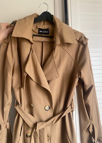 Düğmeli Bej Kadın Trençkot - Görsel 4