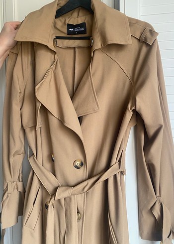 Düğmeli Bej Kadın Trençkot - Görsel 3