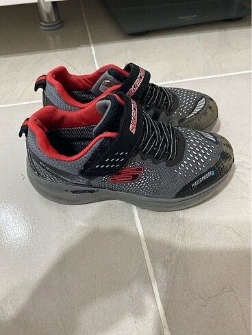 Skechers