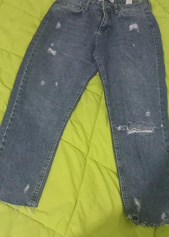 Gri Yırtık Detaylı Salaş Kadın Jean