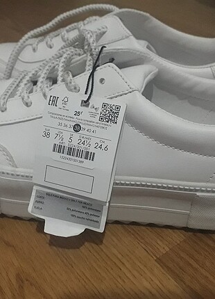 Yeni etiketli bershka snickers