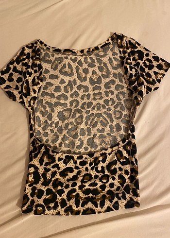 Leopar Desenli Kısa Kollu sırtı açık Bluz - Görsel 2