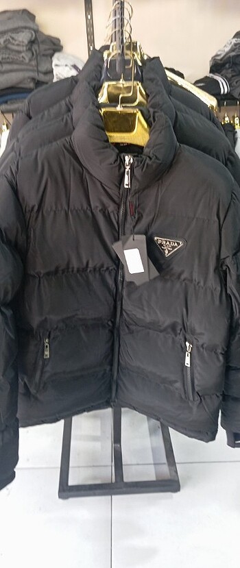 Prada mont