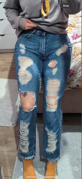 28 Beden mavi Renk P&B yırtık detay jean