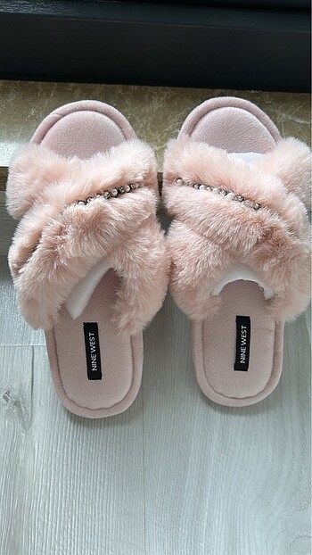 37 Beden Nine West Ev Terliği