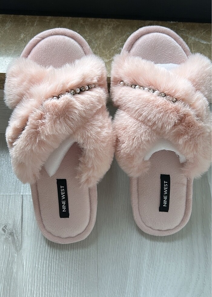 Nine West Ev Terliği - Görsel 3