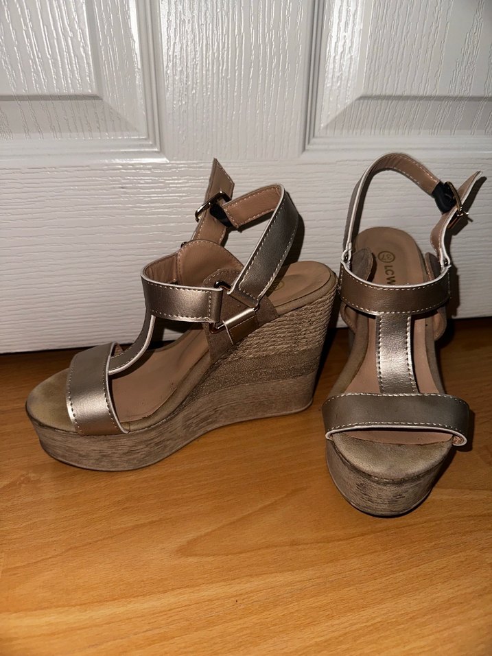 Dore Kadın Dolgu Topuklu Tokalı Sandalet - Görsel 3