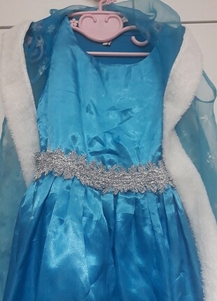 Pelerinli elsa kiyafeti