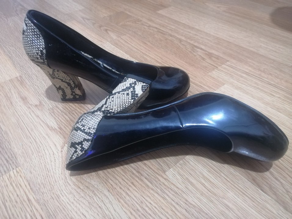 Siyah Yılan Desenli Topuklu Kadın Ayakkabı - Görsel 3