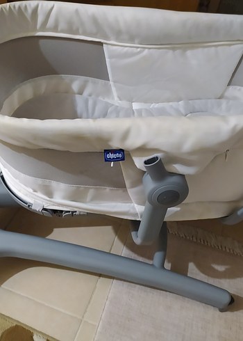 Gri Ayaklı Beyaz Bebek Beşiği - Görsel 2