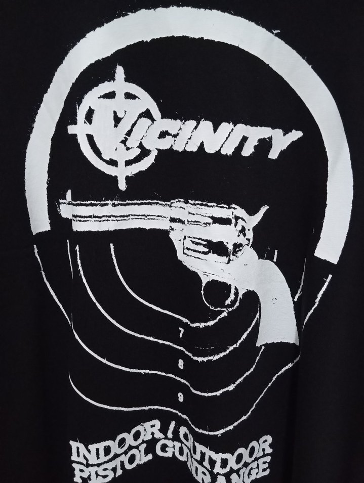 siyah baskılı tişört - Görsel 3