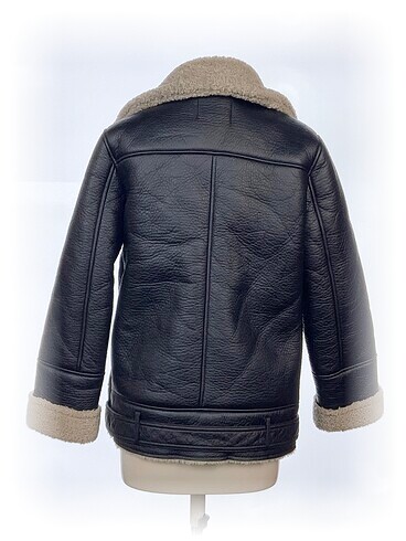 m Beden Stradivarius Kaban %70 İndirimli.