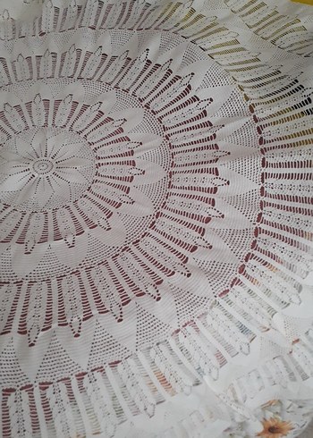 El İşlemeli Beyaz Bohem Masa Örtüsü 125 cm