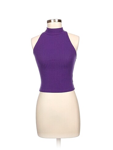 Bershka T-shirt %70 İndirimli.