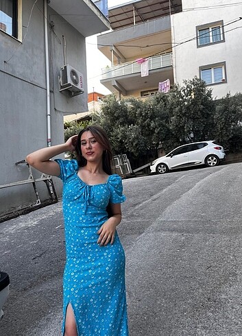 Çiçekli yazlık elbise