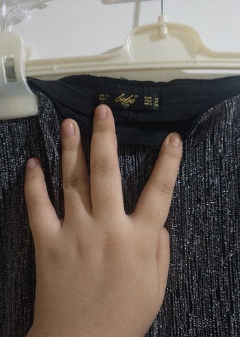 Gri Piliseli Mini Crop Top İspanyol paça alt - Görsel 3