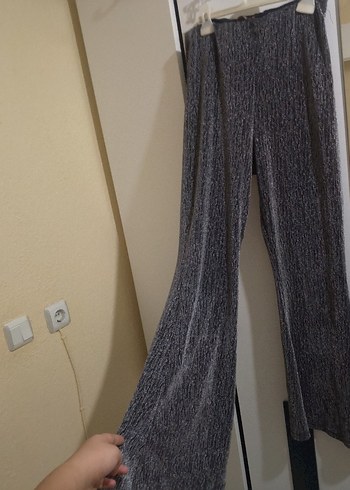 Gri Piliseli Mini Crop Top İspanyol paça alt - Görsel 2