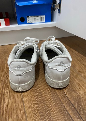 38 Beden Adidas Kadın Spor Ayakkabı