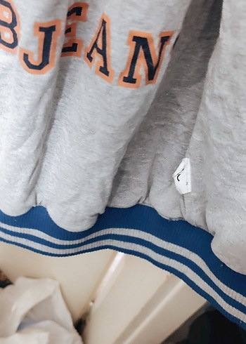 Gri Kapüşonlu Erkek - Görsel 5