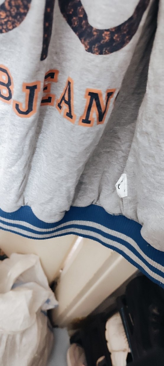 Gri Kapüşonlu Erkek - Görsel 5