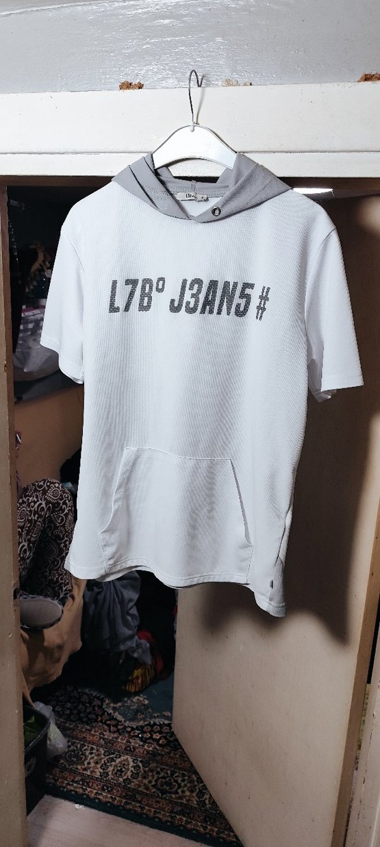 Beyaz Kapüşonlu Erkek Tişörtü - Görsel 4