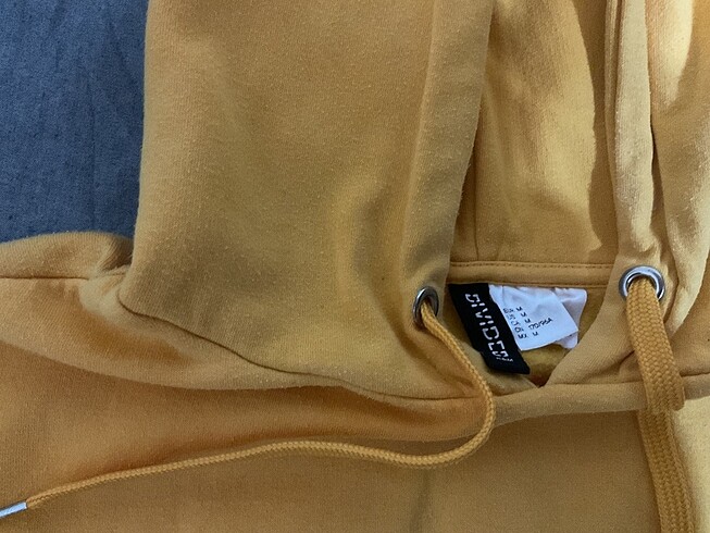 H&M hm sweatshirt