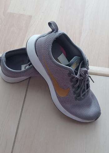Nike Gri Kadın Spor Ayakkabı