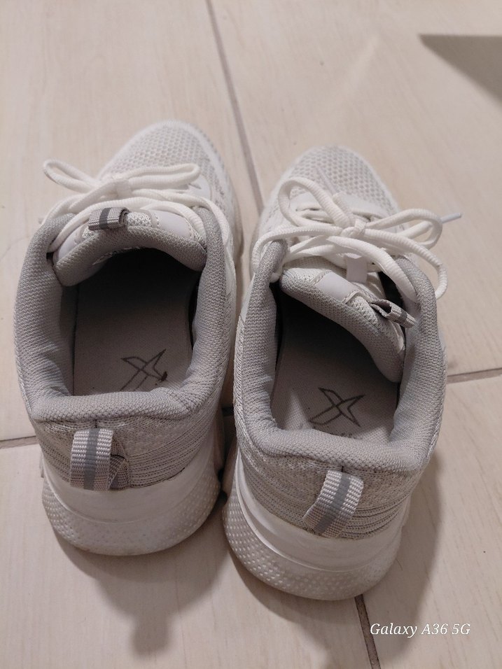 Beyaz Bağcıklı Kadın Spor Ayakkabı kinetik orjinal - Görsel 4