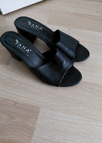 Crocs Sik Siyah Topuklu Terlik