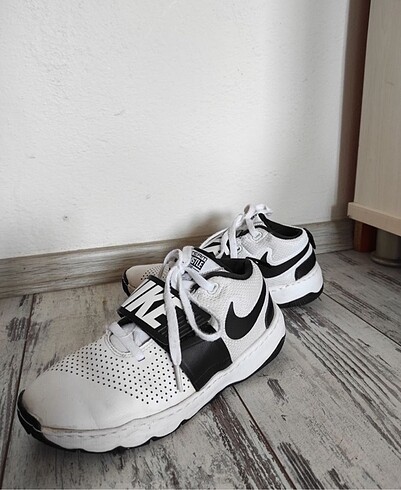 Nike team hustle D8 basketbol ayakkabısı - Görsel 2