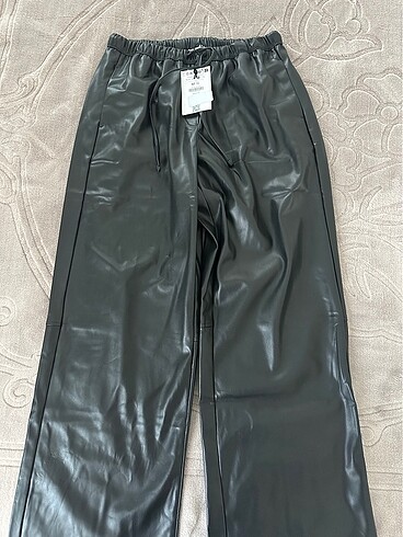 Bershka Deri pantolon
