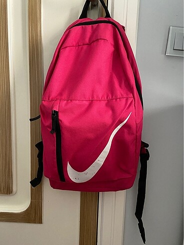 pembe nike sırt çantası