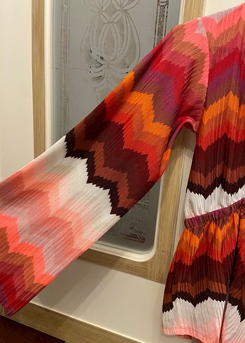 s Beden çeşitli Renk Piliseli Batik Desenli Kadın Mini Tulum