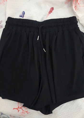 Siyah Mini Şort, Bol Kesim, Saten Kumaş