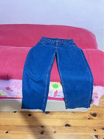 Az giyilmiş pantalon