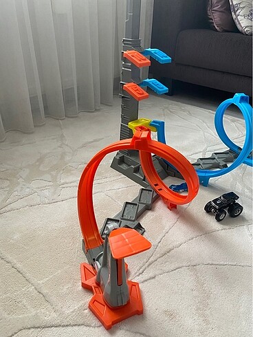 Hot wheels dikey uçuş heyecanı seti