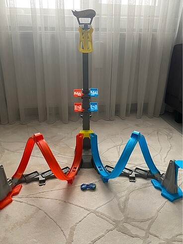 Beden Renk Hot wheels dikey uçuş heyecanı seti