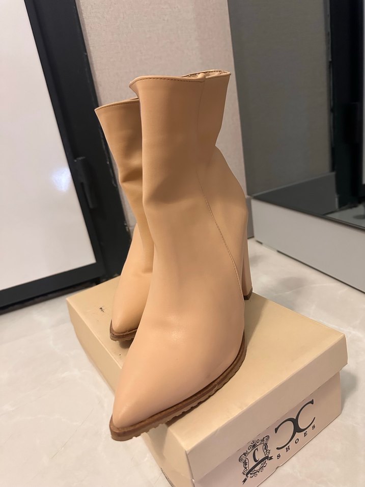 Bej Deri Kadın Topuklu Bot - Görsel 4