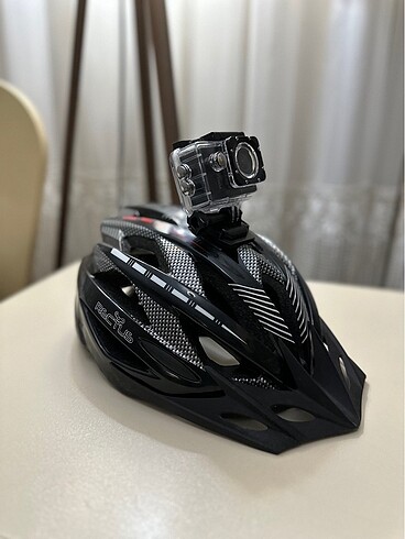 Bisiklet kaskı ve aksiyon kamera go pro