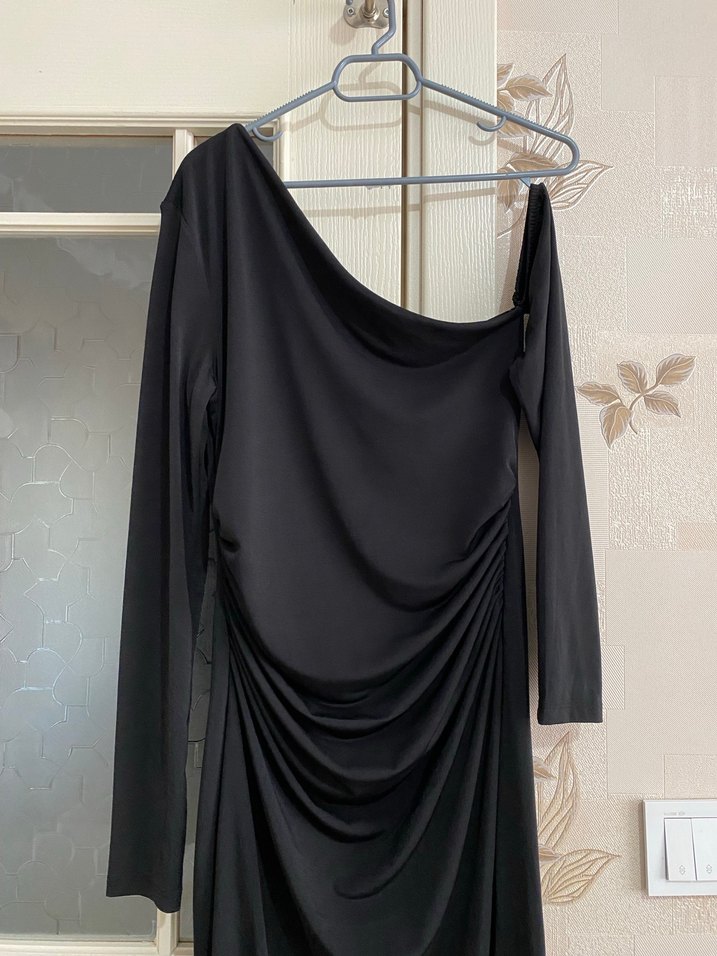 Uzun Kollu Siyah Drapeli Uzun Elbise - Görsel 3