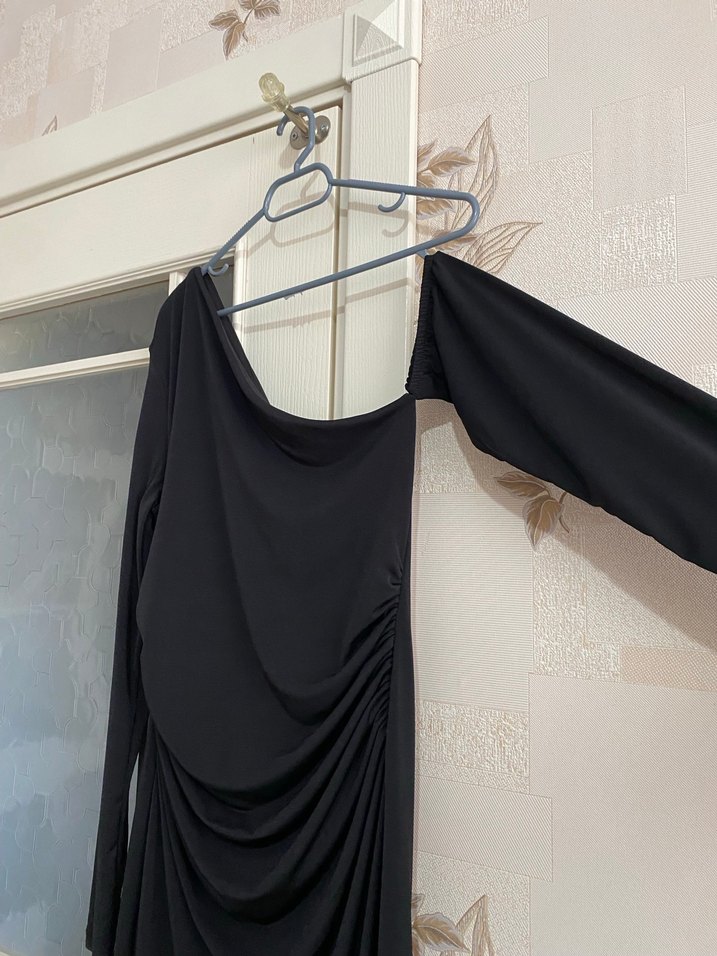 Uzun Kollu Siyah Drapeli Uzun Elbise - Görsel 2