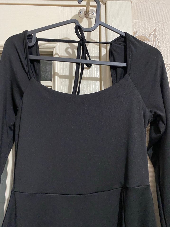 V Yaka Siyah Gotik Midi Elbise - Görsel 3