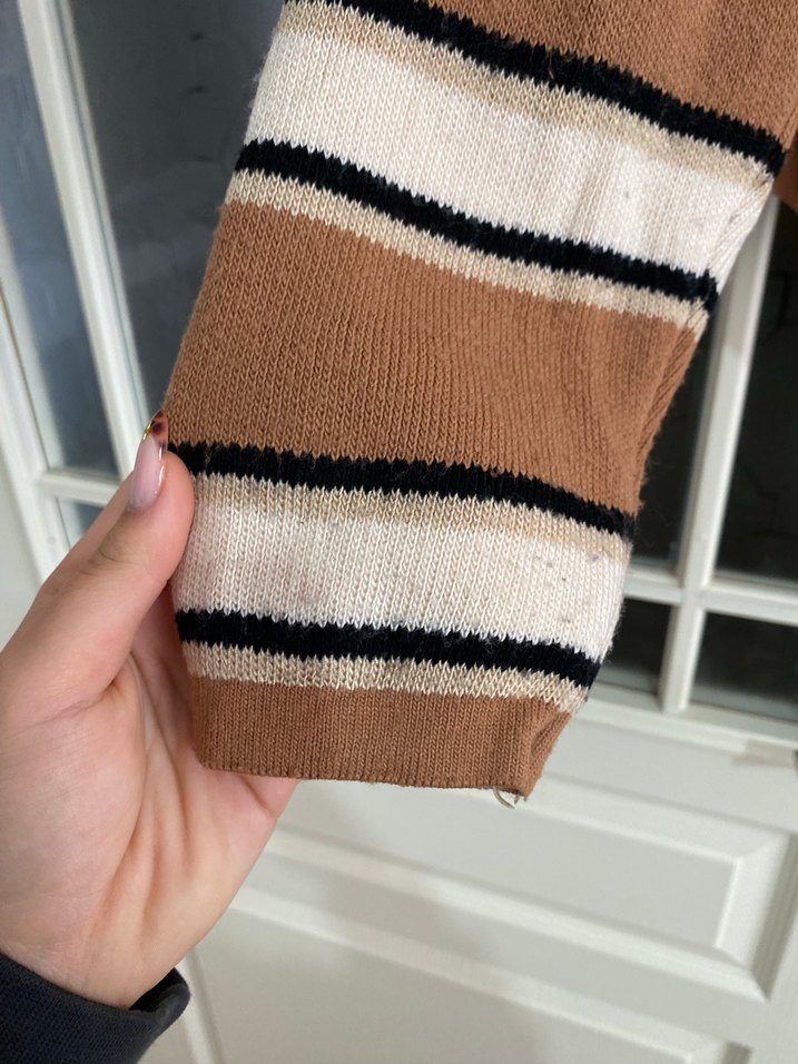 Uzun Kollu V Yaka Çizgili Örgü Kadın Kazak - Görsel 4