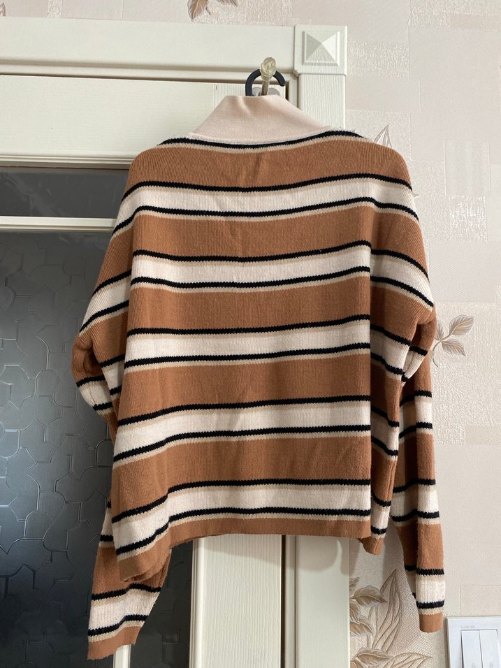 Uzun Kollu V Yaka Çizgili Örgü Kadın Kazak - Görsel 3