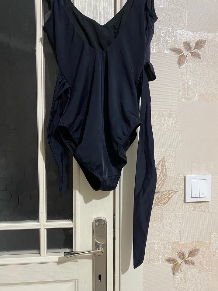 Siyah Drapeli İnce Askılı Kadın Mayo - Görsel 4