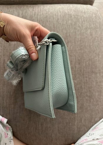 Turkuaz Zincir Detaylı Deri Kadın Çanta - Görsel 4