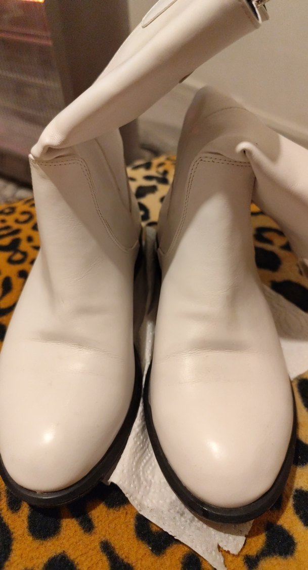 Zincir Detaylı Beyaz Deri Kadın Dolgu Topuk Bot - Görsel 3