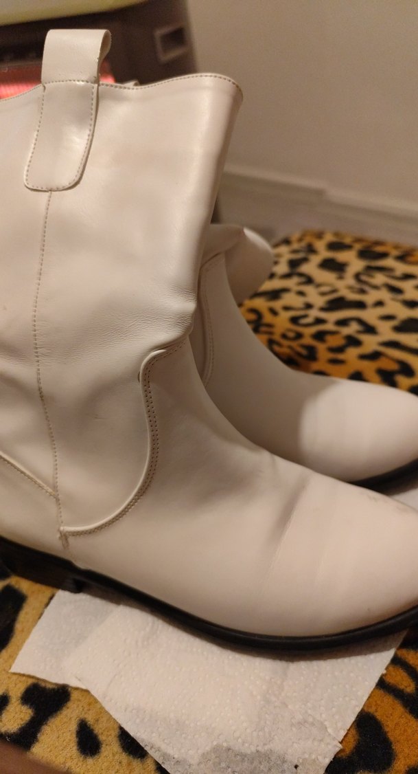 Zincir Detaylı Beyaz Deri Kadın Dolgu Topuk Bot - Görsel 2