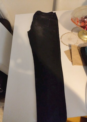 Siyah Kemerli Normal Boy Kadın Kot Pantolon