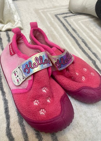Kız Çocuk Pembe Polar Kaydırmaz Terlik